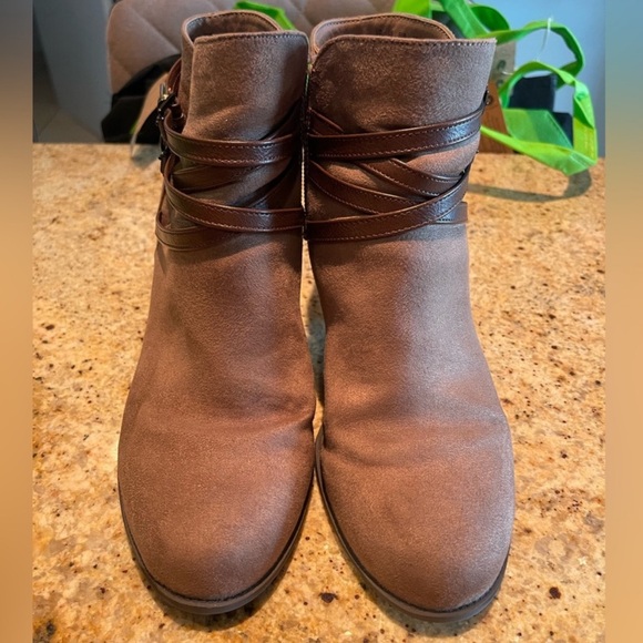 Lifestride Velocity heeled ankle booties / boots - Picture 2 of 7